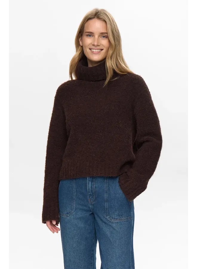 Nuwilla Cropped Pullover Black Coffee