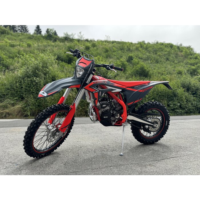 Beta X-Trainer 300 2 Takt MY 2026