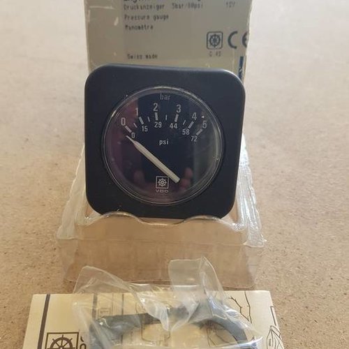 VDO VDO Oil pressure gauge N02120304