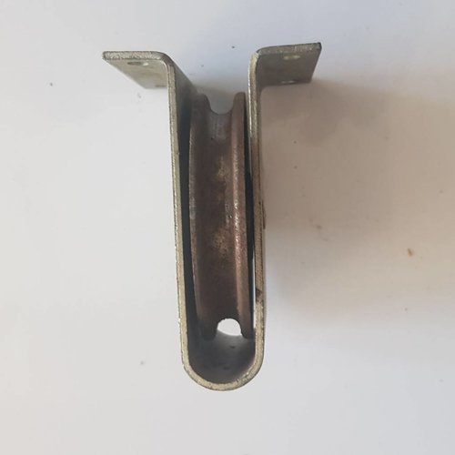 Cable pulley bracket 7 x 65mm.