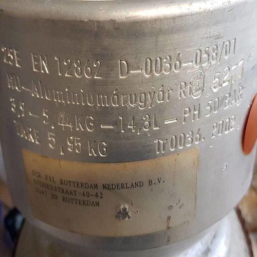 Aluminum gas cylinder for refrigerant gas R407C