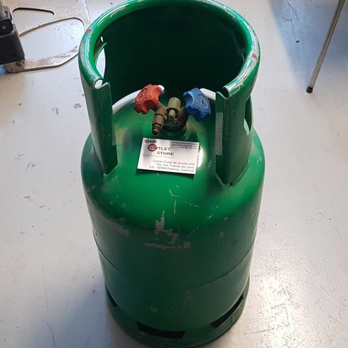 Steel gas cylinder for refrigation gas with double tap