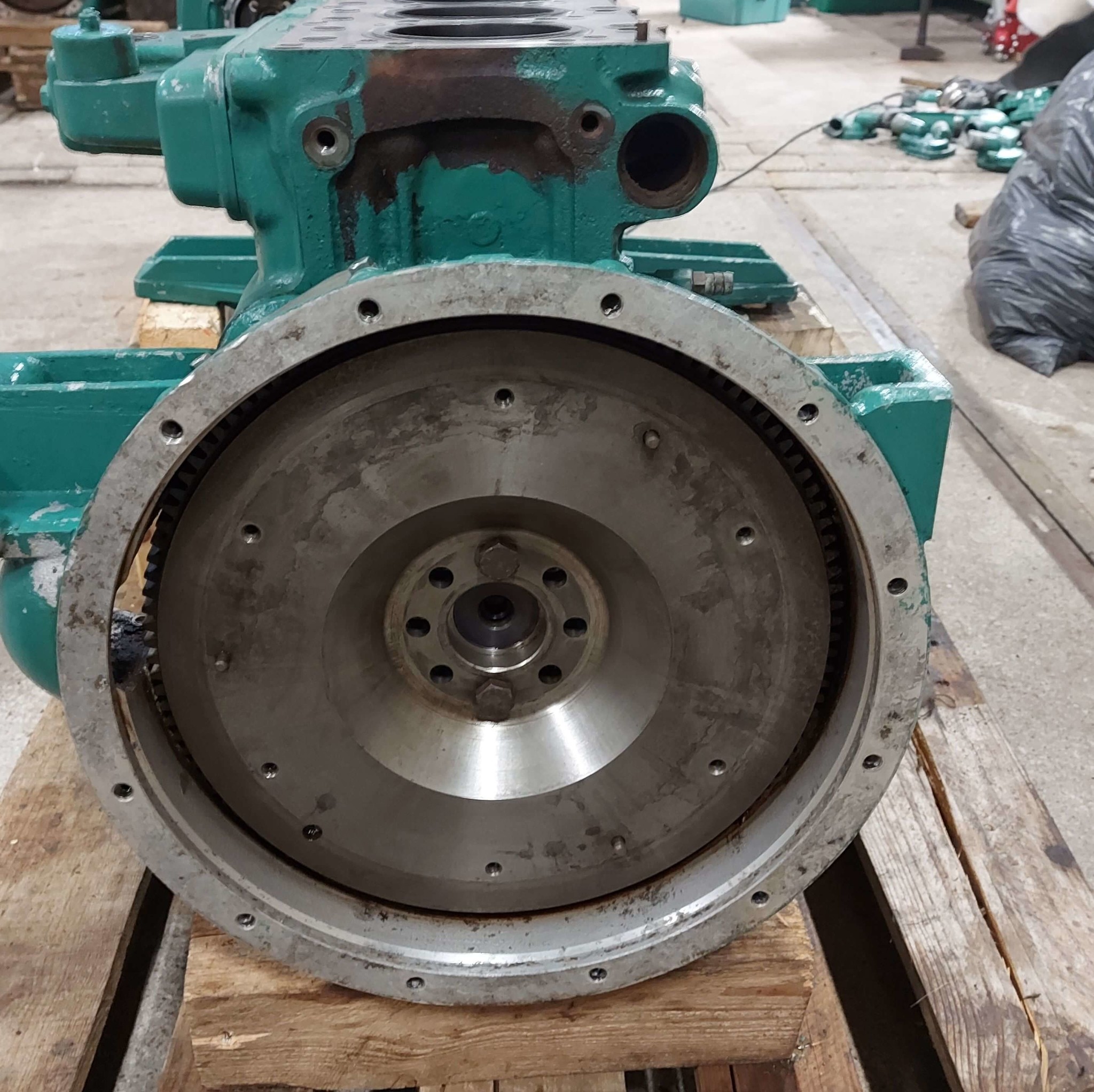Engine block with pistons and crankshaft Volvo Penta 838981 Engine block with pistons and crankshaft Volvo Penta 838981