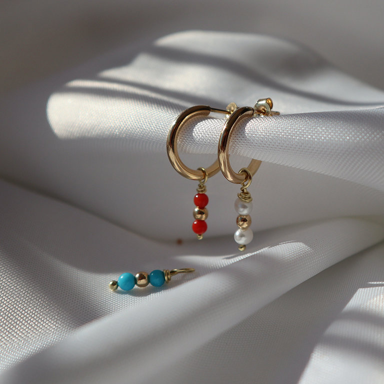 EARRINGS WITH BEAD CHARMS/ 14K YELLOW GOLD