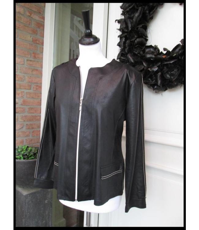 Schwarz Magna Mantel