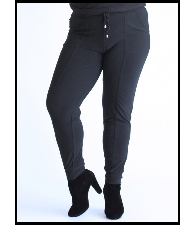 Schwarz Magna Tregging