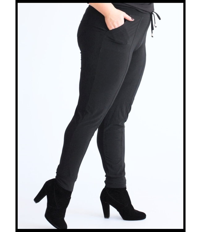 Schwarz Magna Tregging