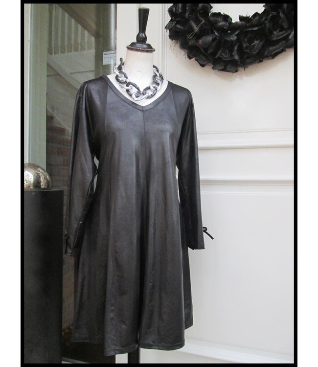 Black Magna Tunic