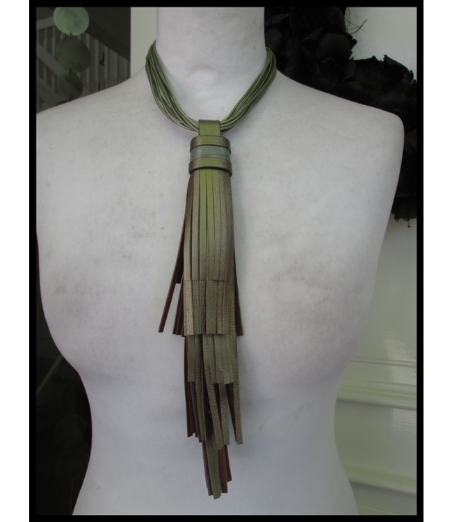 Brown Necklet