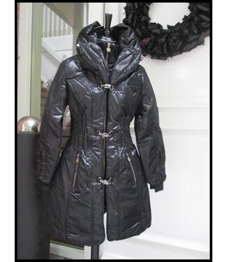 merkloos Black Coat