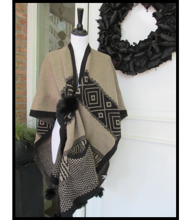 Schwarz Poncho