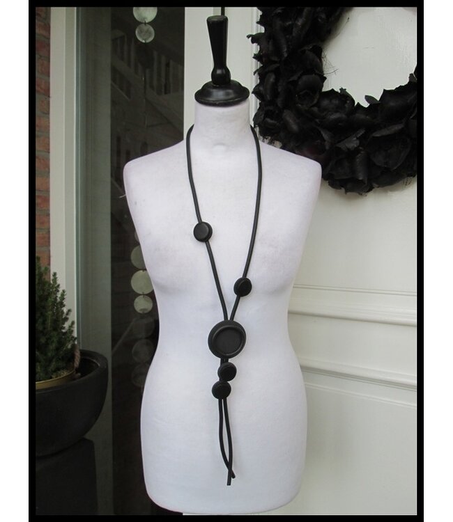 Black Necklet