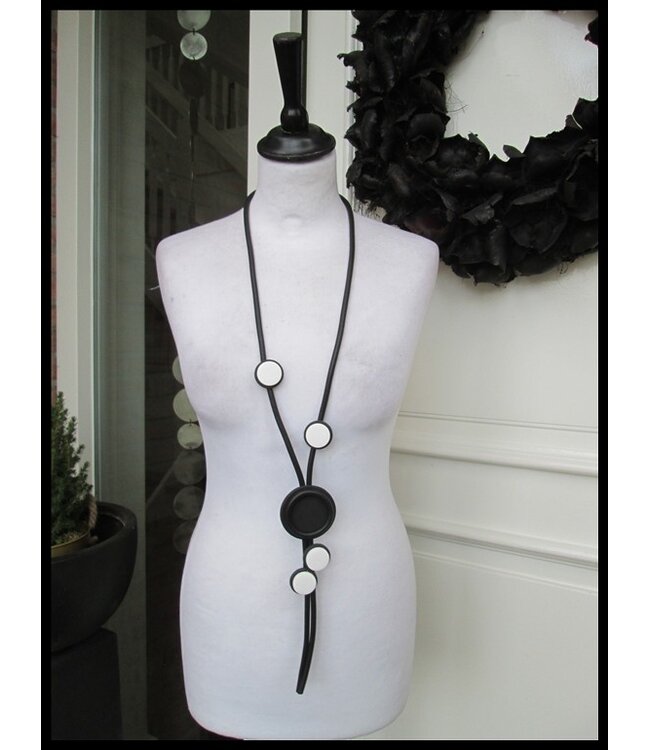 Black Necklet