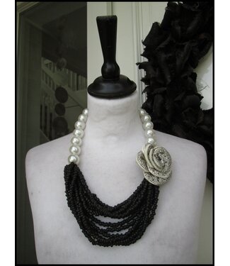 merkloos Zeer Aparte Ketting