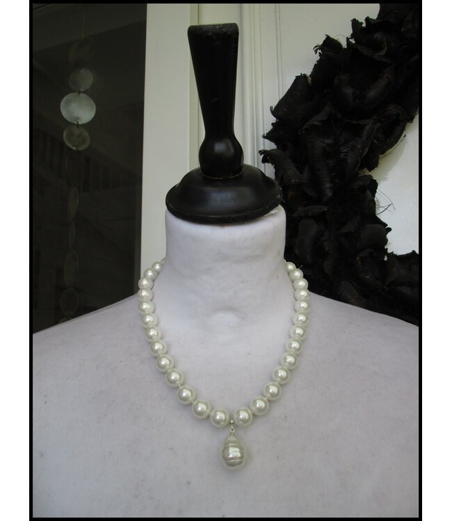White Necklet