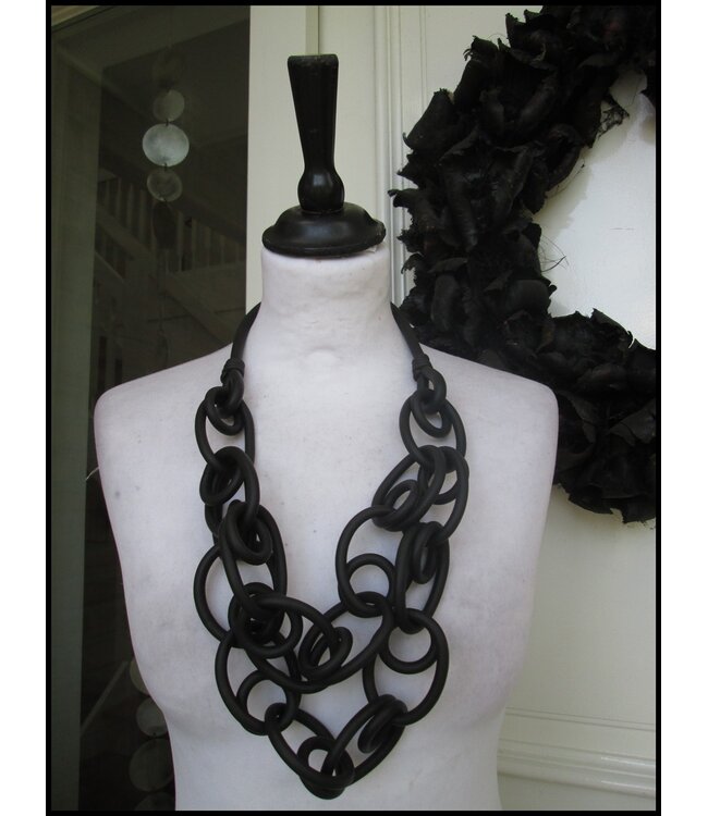 Black Necklet