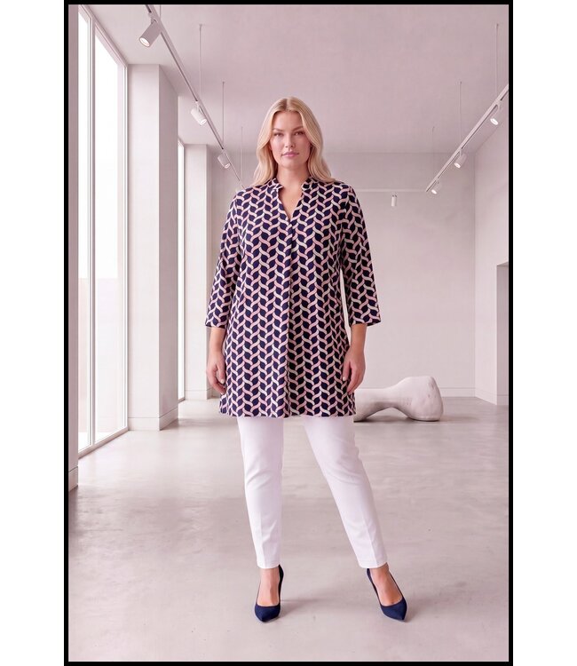 Superzacht Magna Tuniek