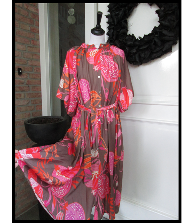 Braun Kleid