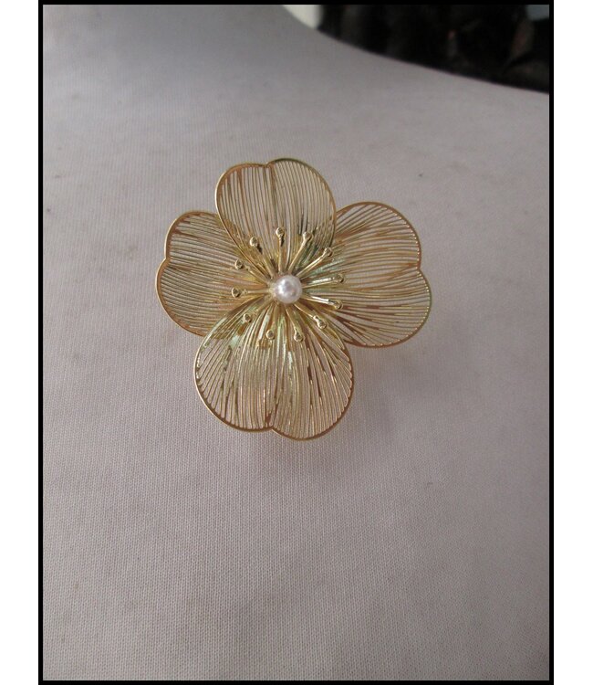 Bloemige Broche