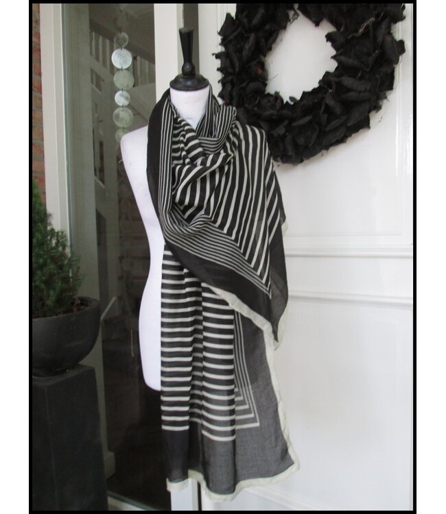 Black Shawl