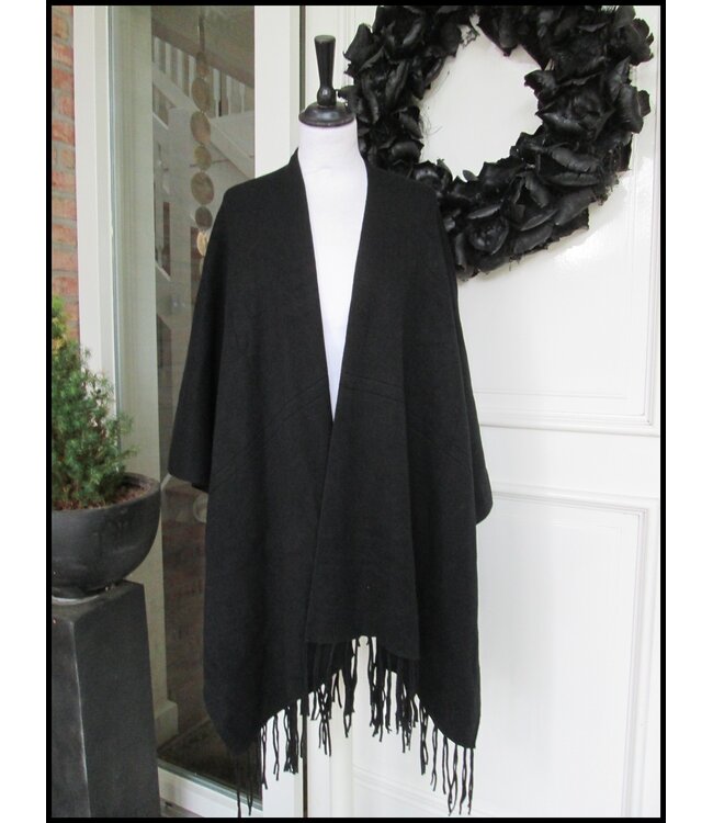 Schwarz Poncho