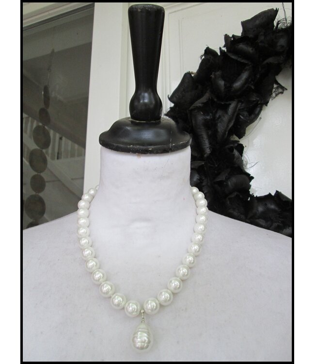 White Necklet
