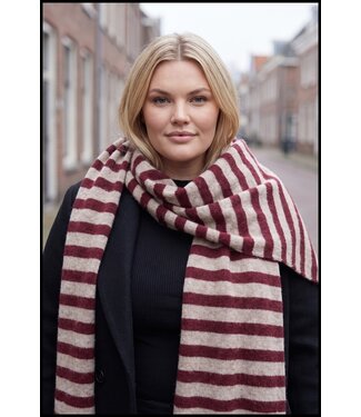 merkloos Red Shawl