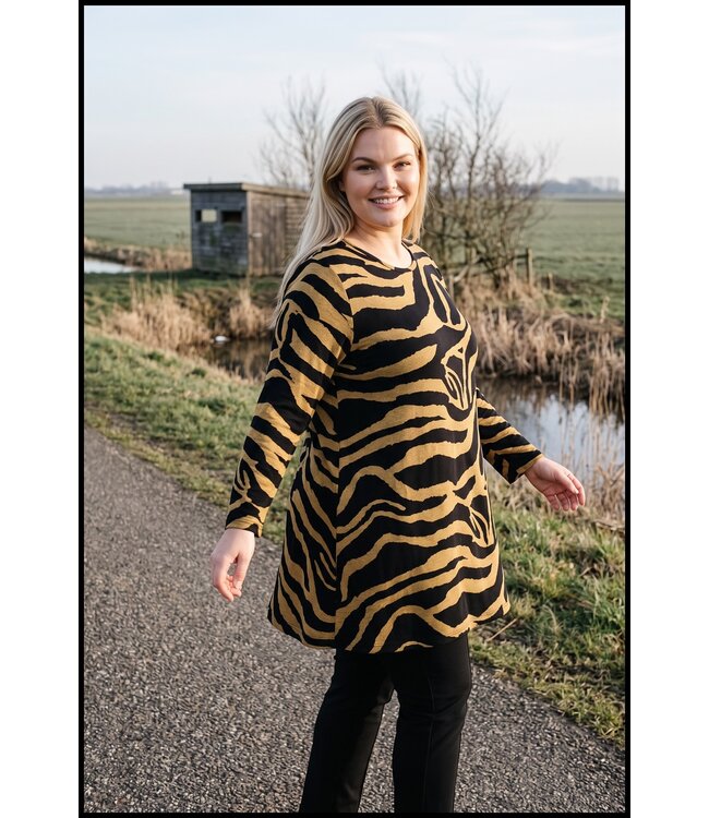Black Magna Tunic
