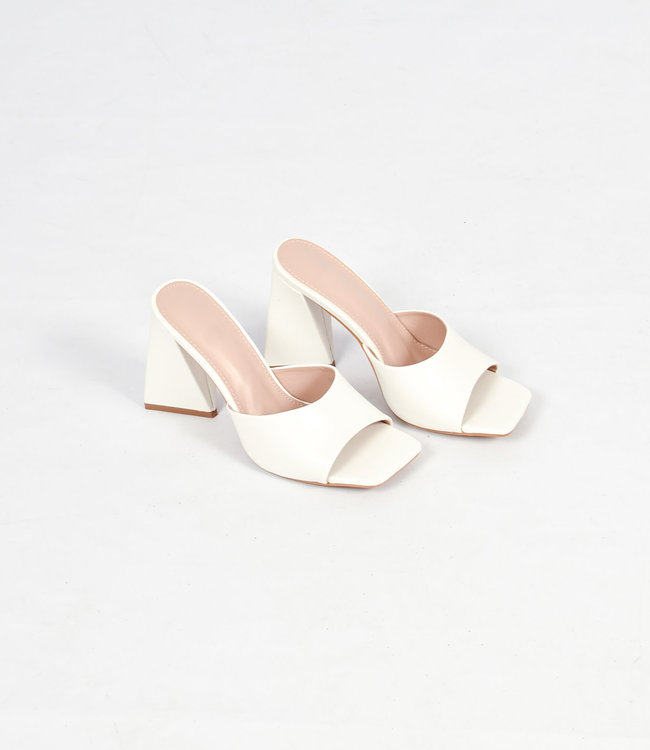 Lian heels white
