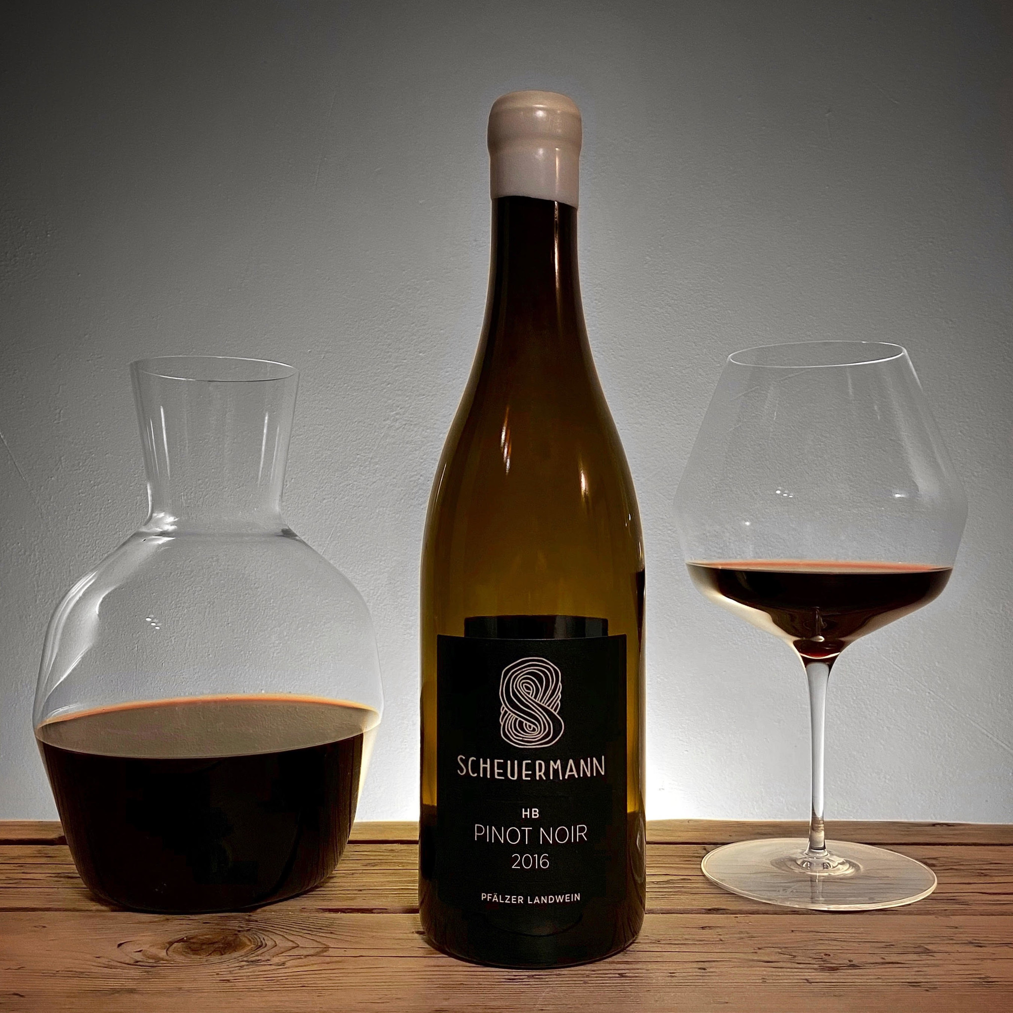 scheuermann-pinot-markthomas-carafe-wineglass