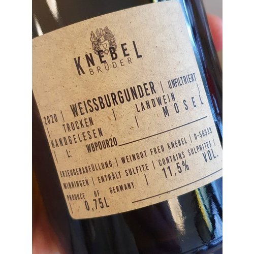 Knebel Brüder Weissburgunder pour 2020 Knebel Brüder Weissburgunder pour 2020