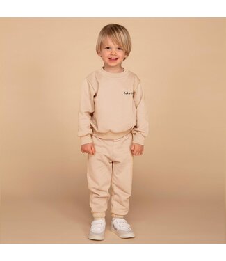 &C x REVIVE joggingset take it easy soft beige