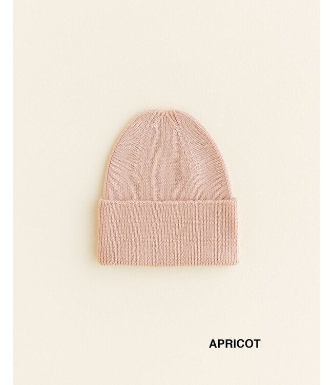beanie fonzie apricot