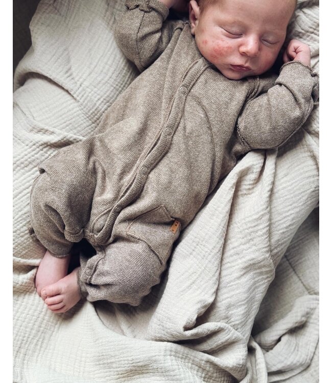 Nixnut Pocket onesie Pebble Wonder for kids