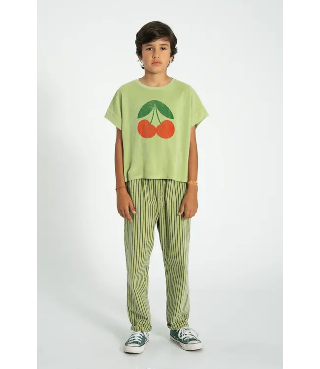 T-shirt light e olive w/ cherry print