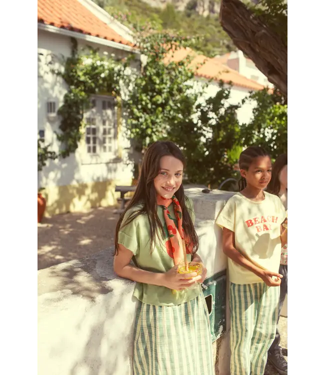 T-shirt light e olive w/ cherry print