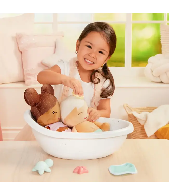 Baby doll bathtub & accessories