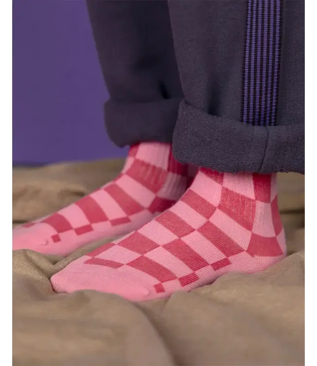 Nixnut Checkered socks | Cherry