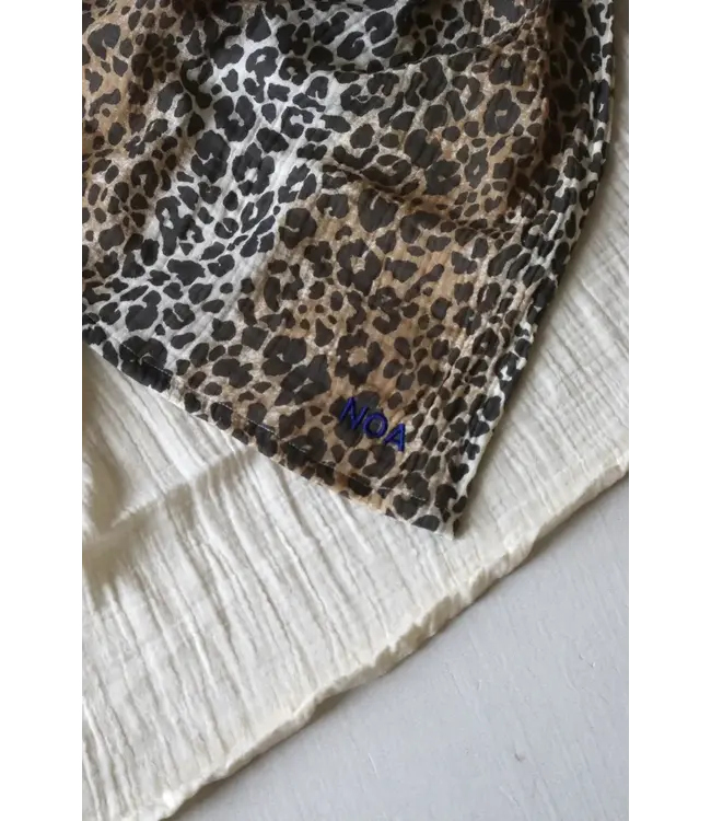 Swaddle Print medium leopard