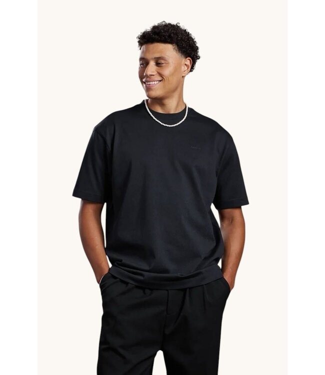 Aeden Monas Tee Black