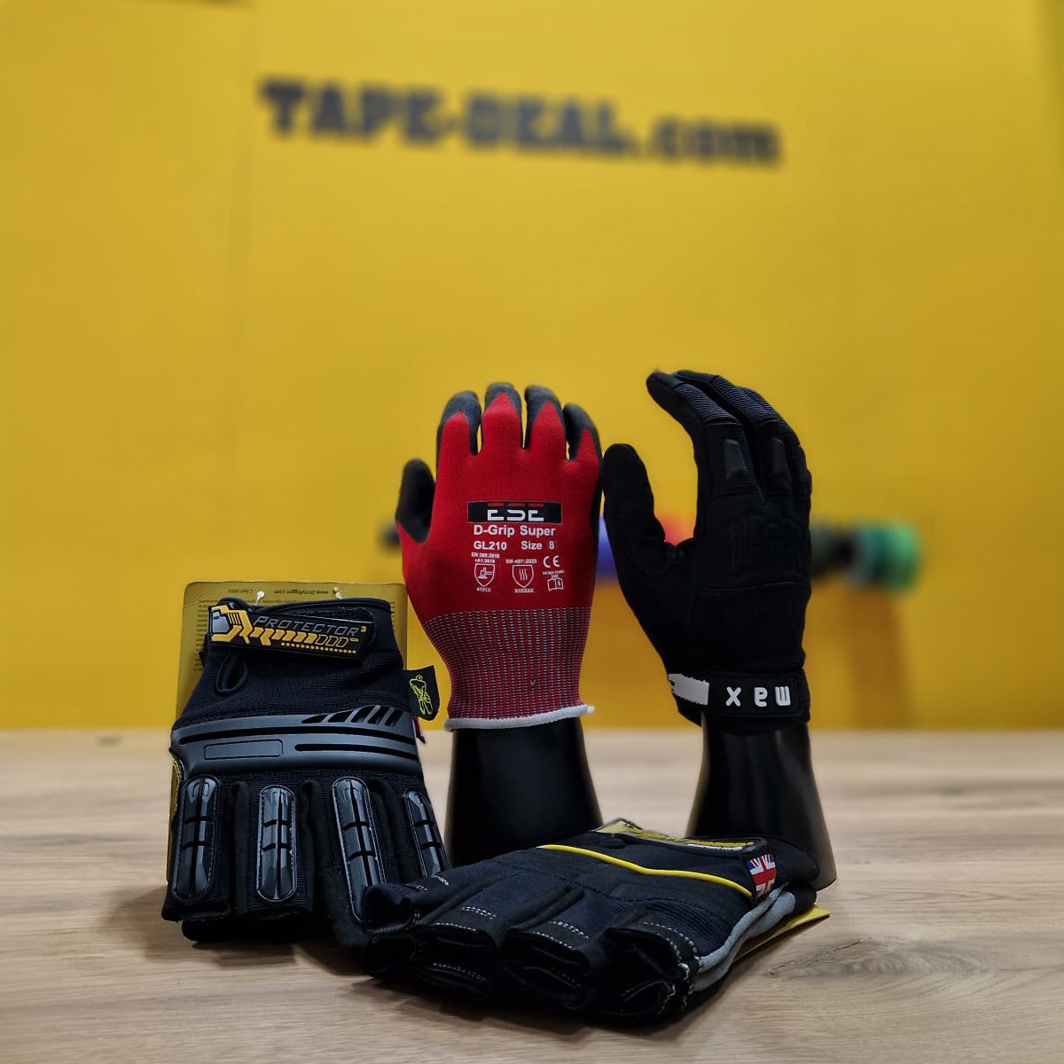 Find the perfect work gloves at Tape-Deal!