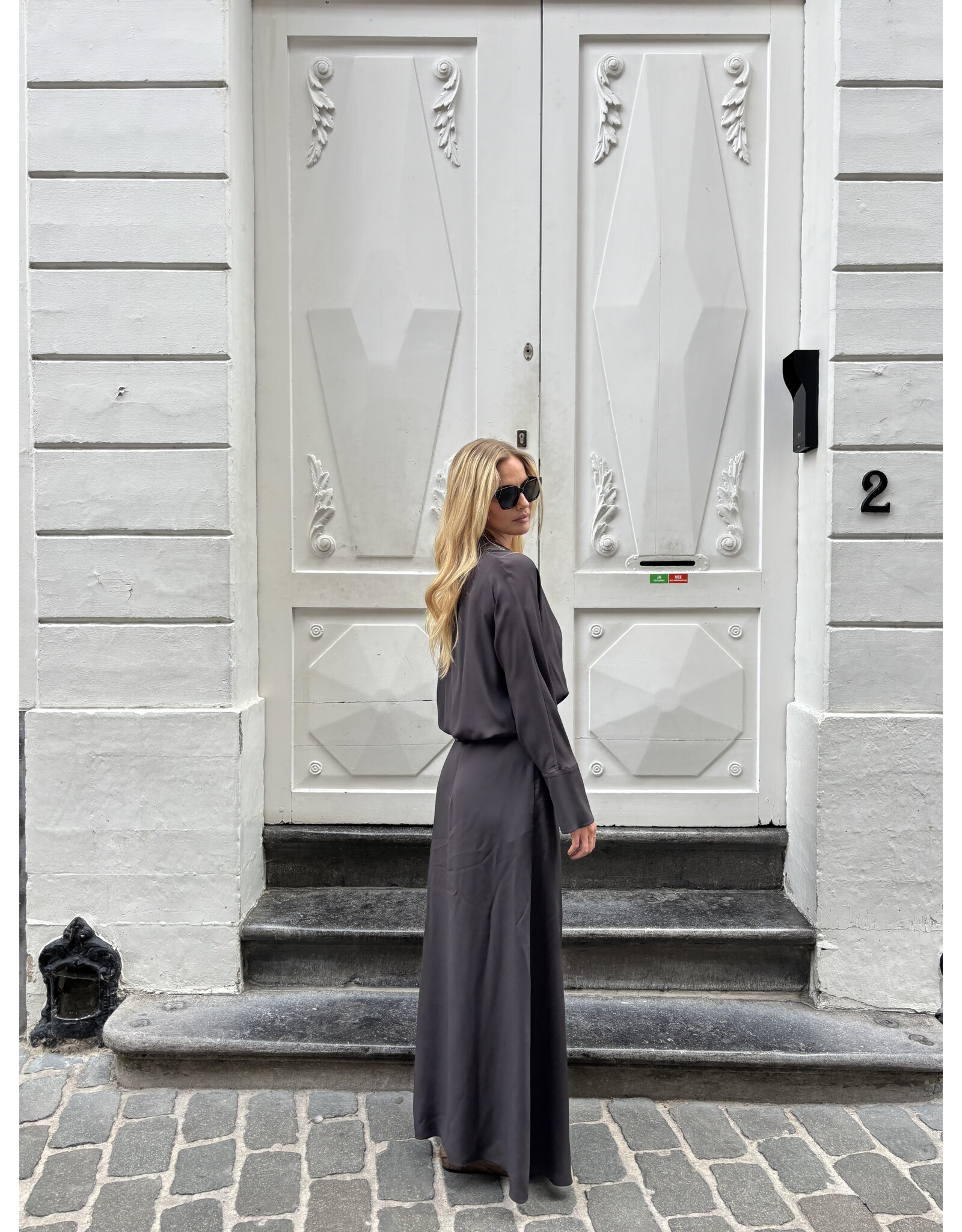 Natan Lang kleed Natan Delica chocolat