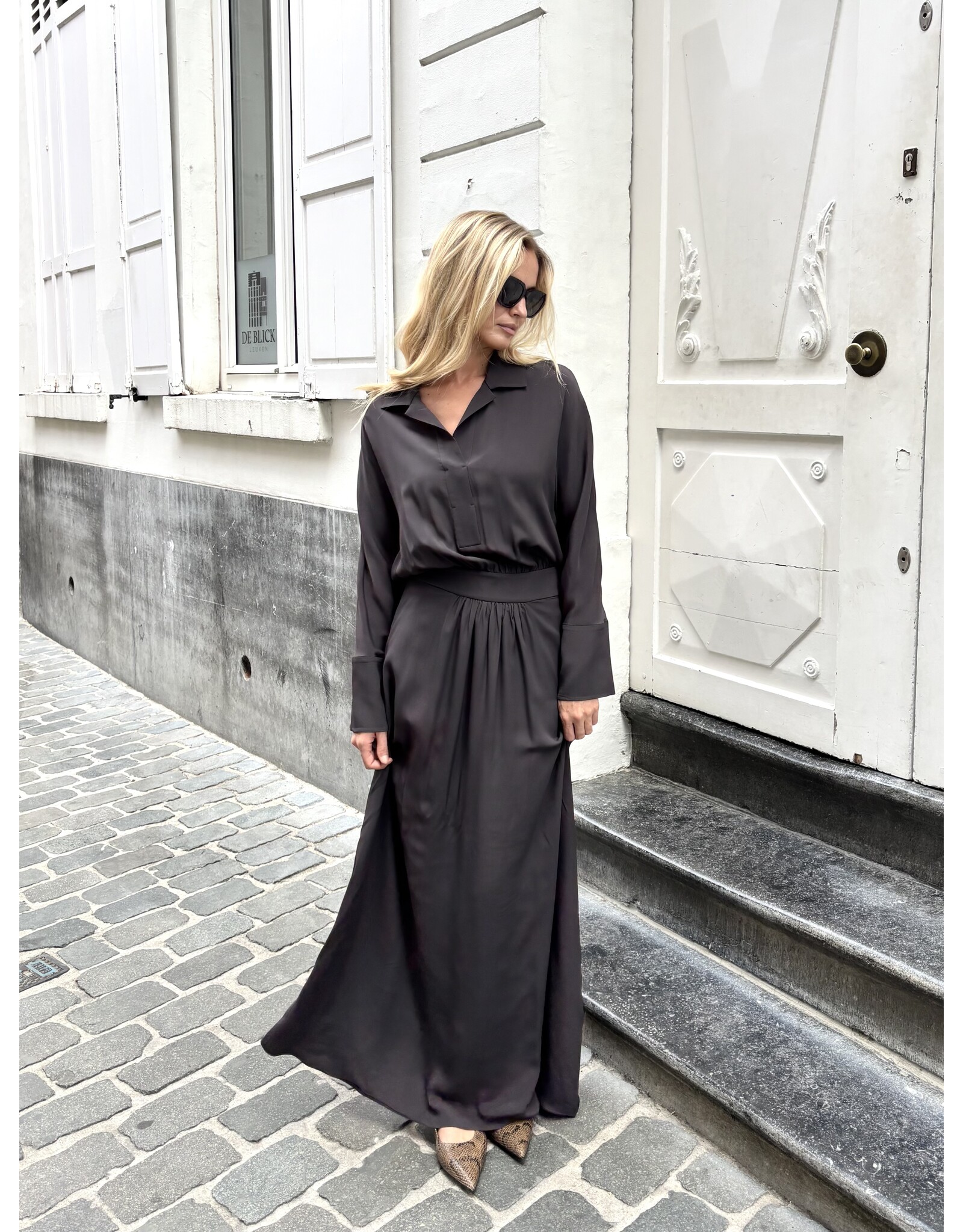 Natan Lang kleed Natan Delica chocolat