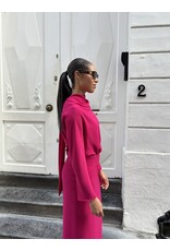 Natan Lang kleed Natan Doria crèpe fuchsia