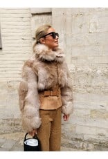 Elisabetta Franchi Korte vest E Franchi pels camel