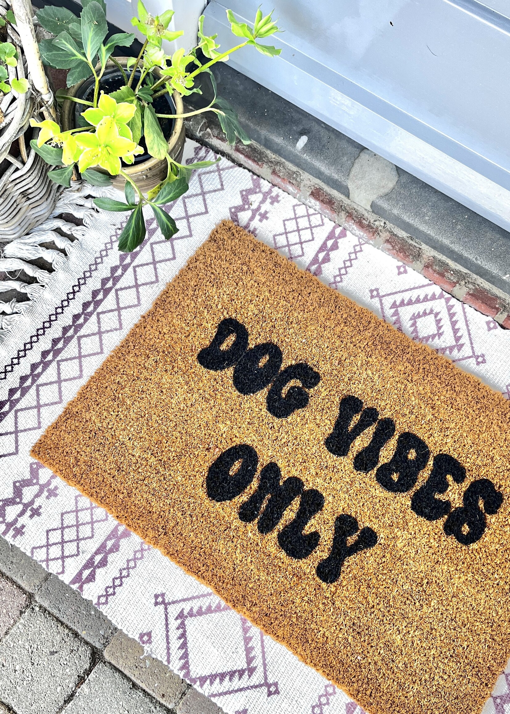 Dog vibes only doormat
