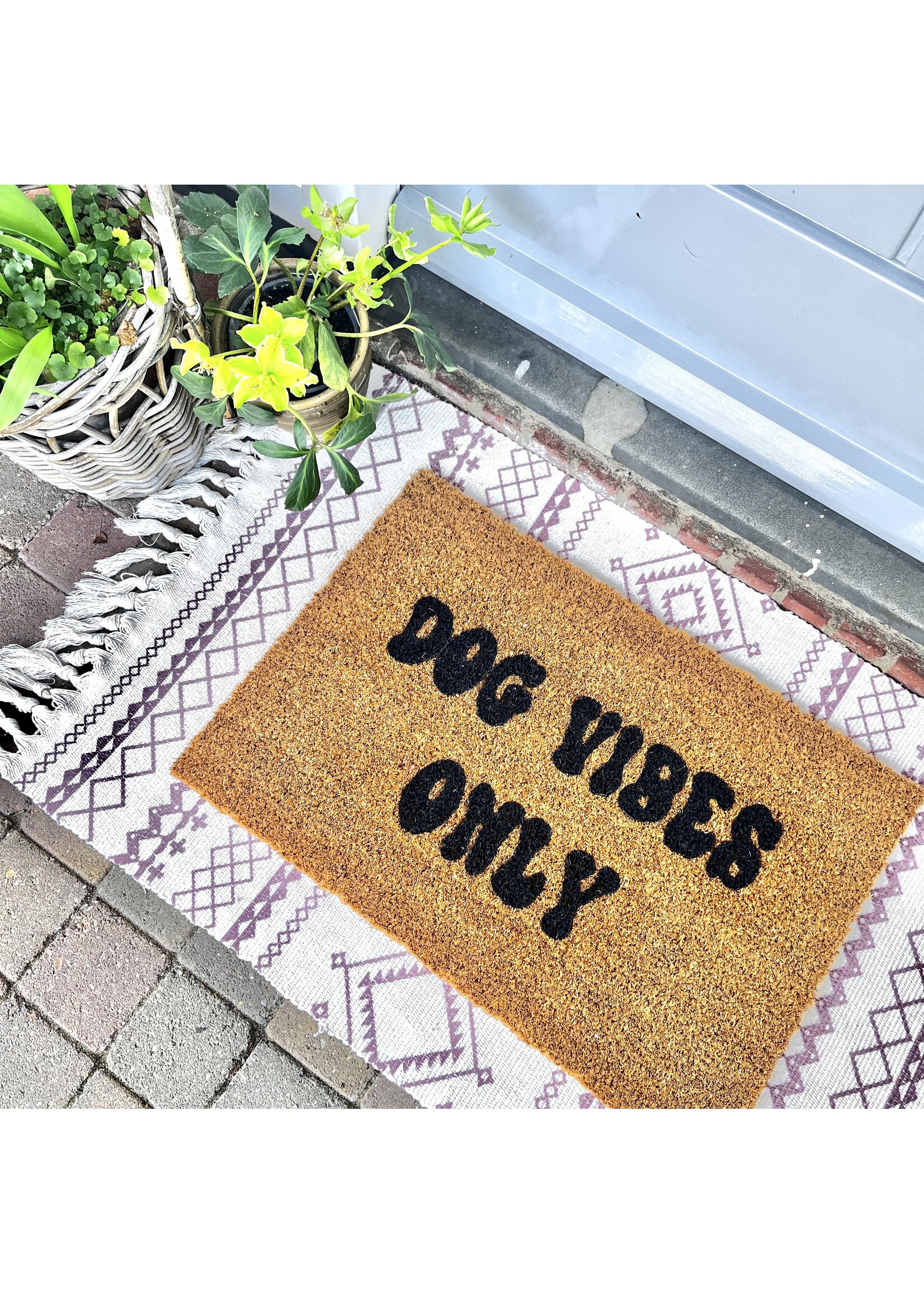 Dog vibes only doormat