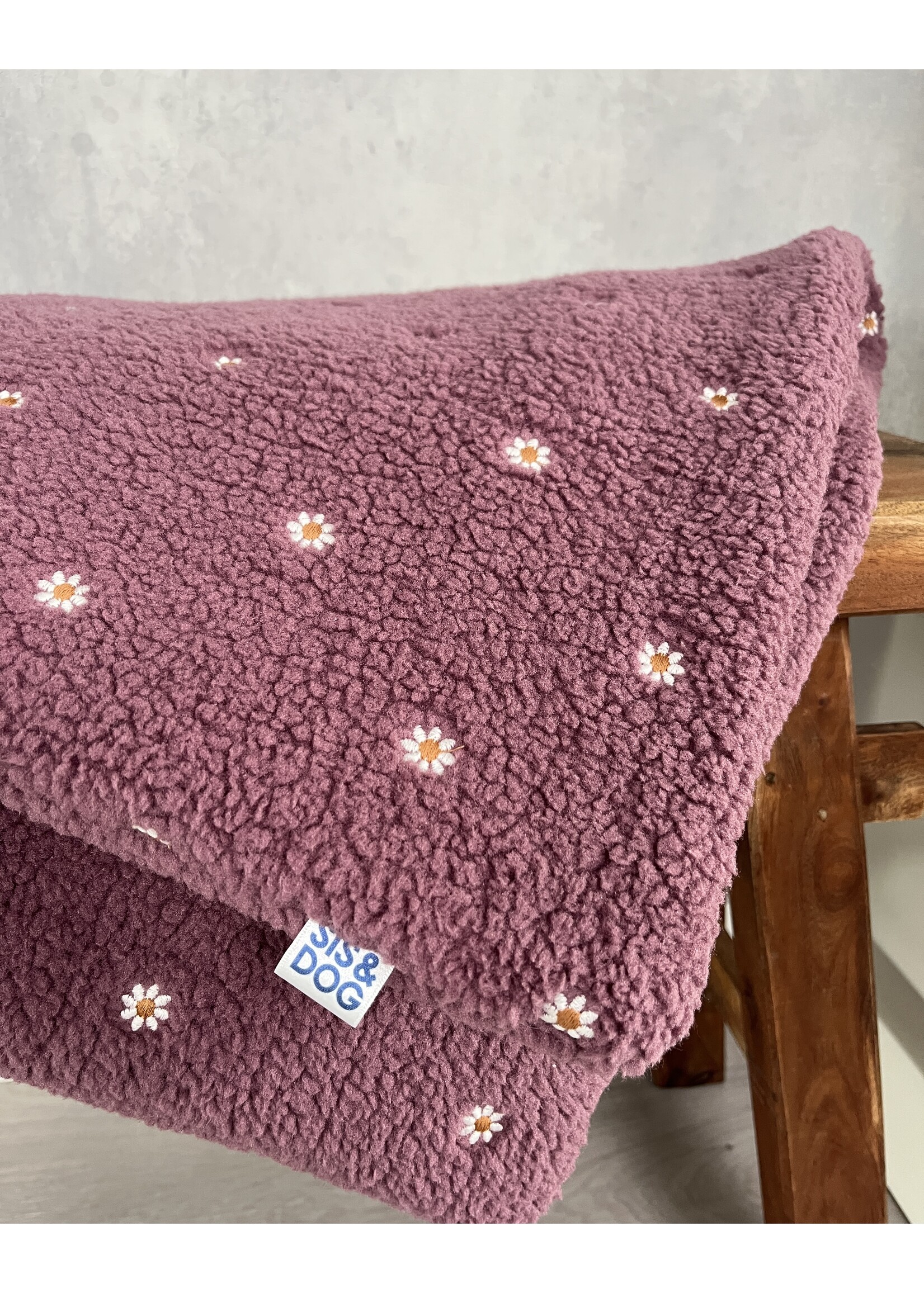 Daisy dog blanket