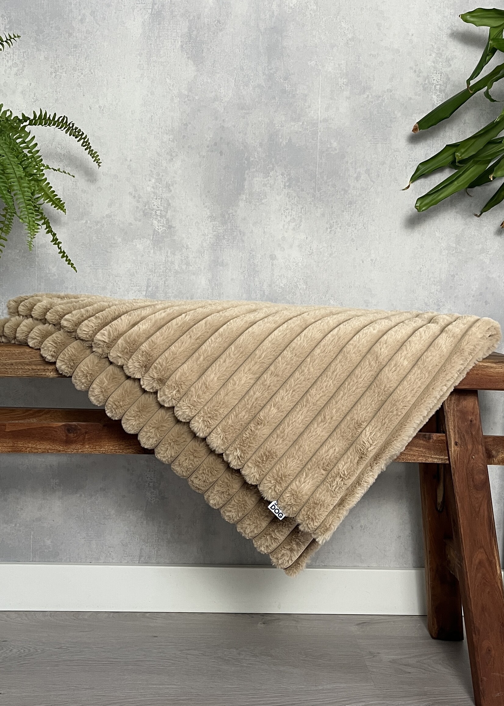 Ribbed dog blanket