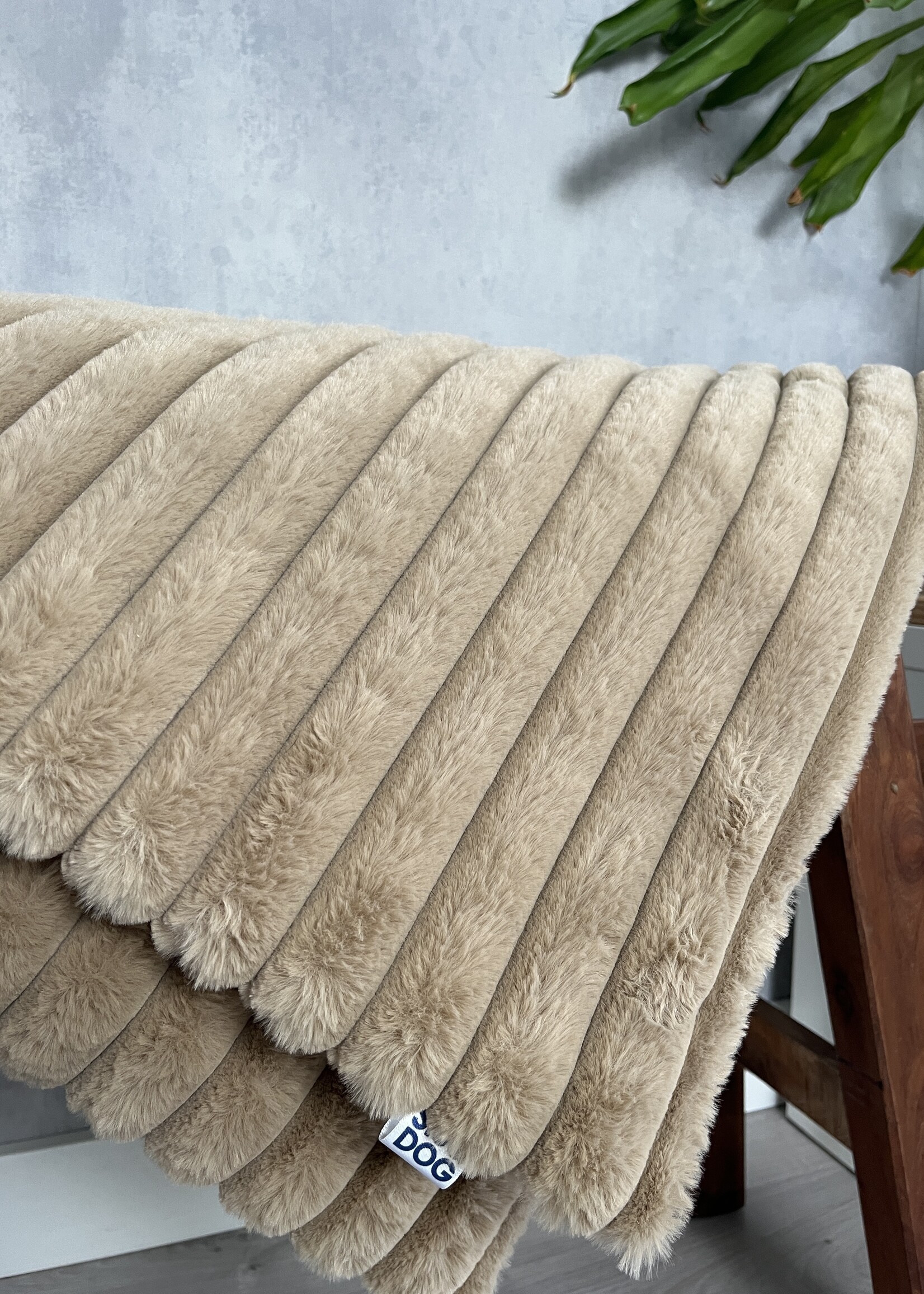 Ribbed dog blanket